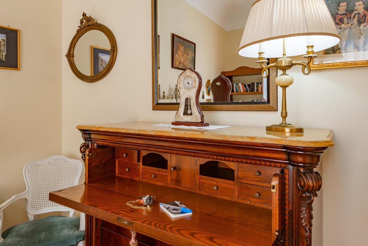 La Casa Di Dante Apartment Palermo Bagian luar foto