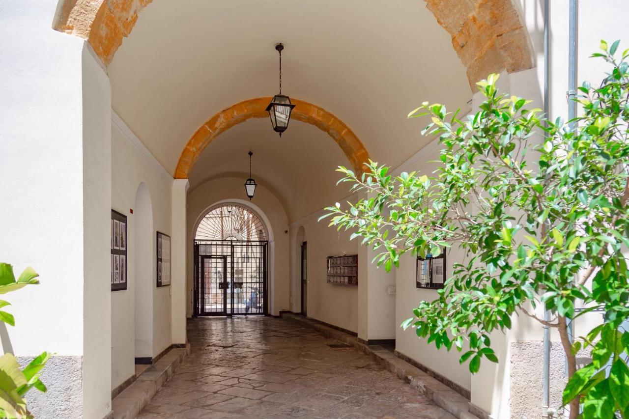 La Casa Di Dante Apartment Palermo Bagian luar foto