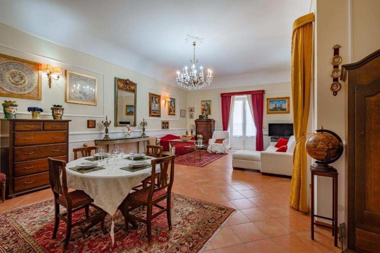 La Casa Di Dante Apartment Palermo Bagian luar foto